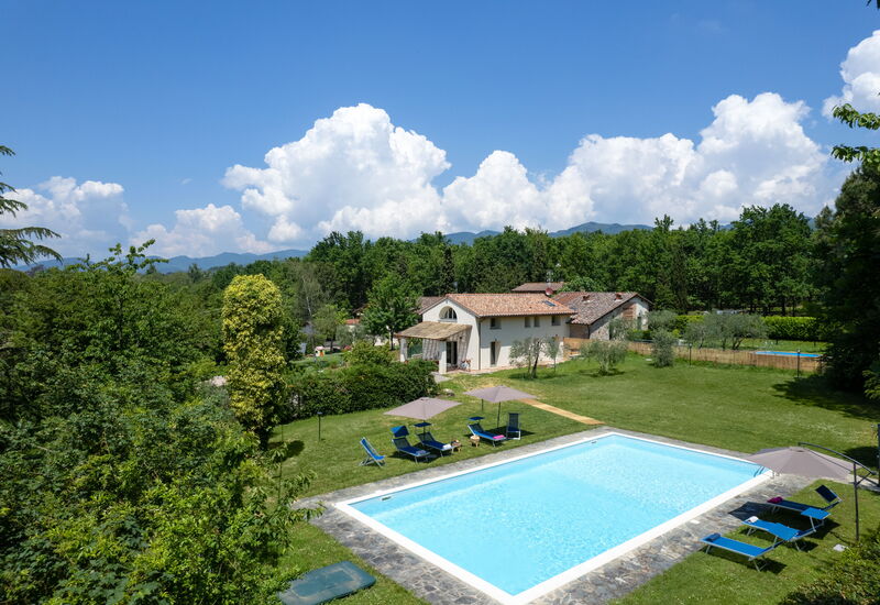 Le Selve: Building Exterior, Garden, Outdoor, Pool, Scenic View