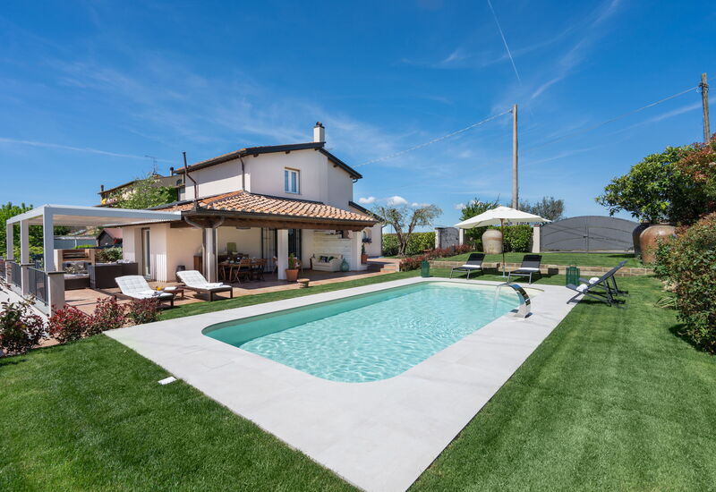 La Capannina Di Pillo: Building Exterior, Garden, Outdoor, Pool