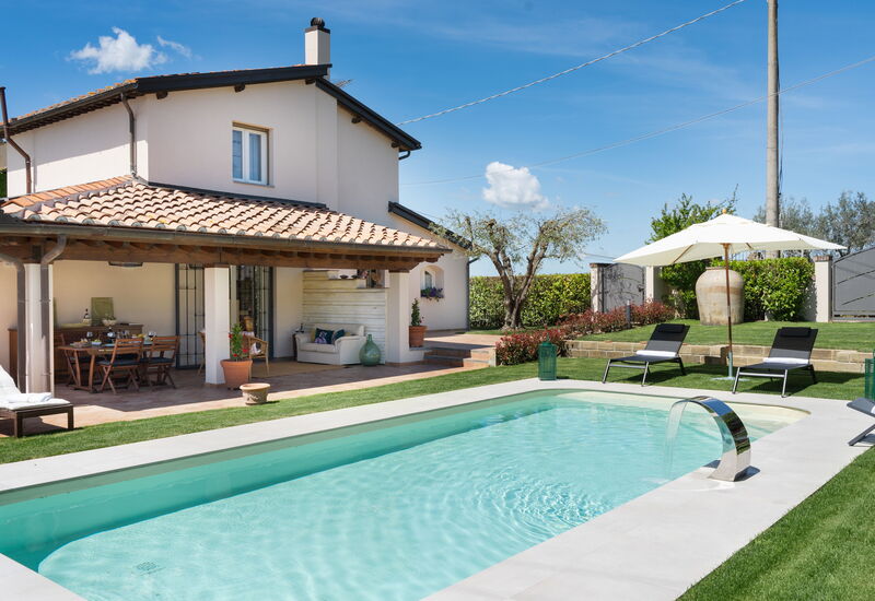 La Capannina Di Pillo: Building Exterior, Outdoor, Pool