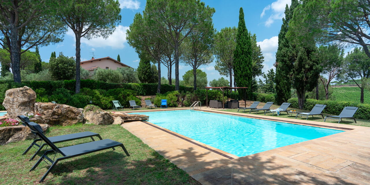 Villa Monte Bottigli: Außen, Draussen, Frühling, Garten, Herbst, Schwimmbad, Sommer