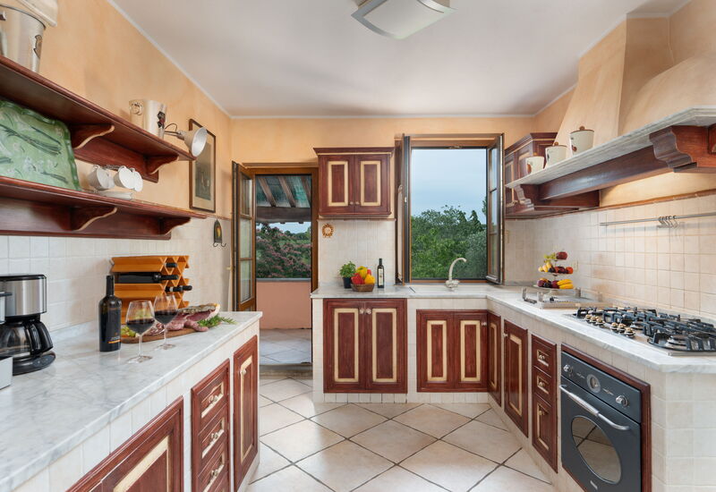 Villa Monte Bottigli: Autumn, Balcony / Terrace / Patio, Kitchen, Spring, Summer