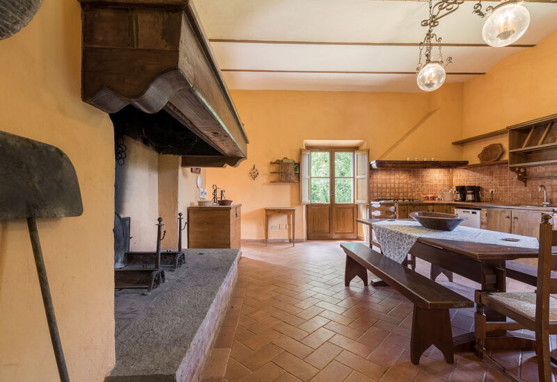 Belvedere - Falceto, Ambra, Toscana: Amenities, Autumn, Dining Room, Kitchen, Room Detail, Spring, Summer