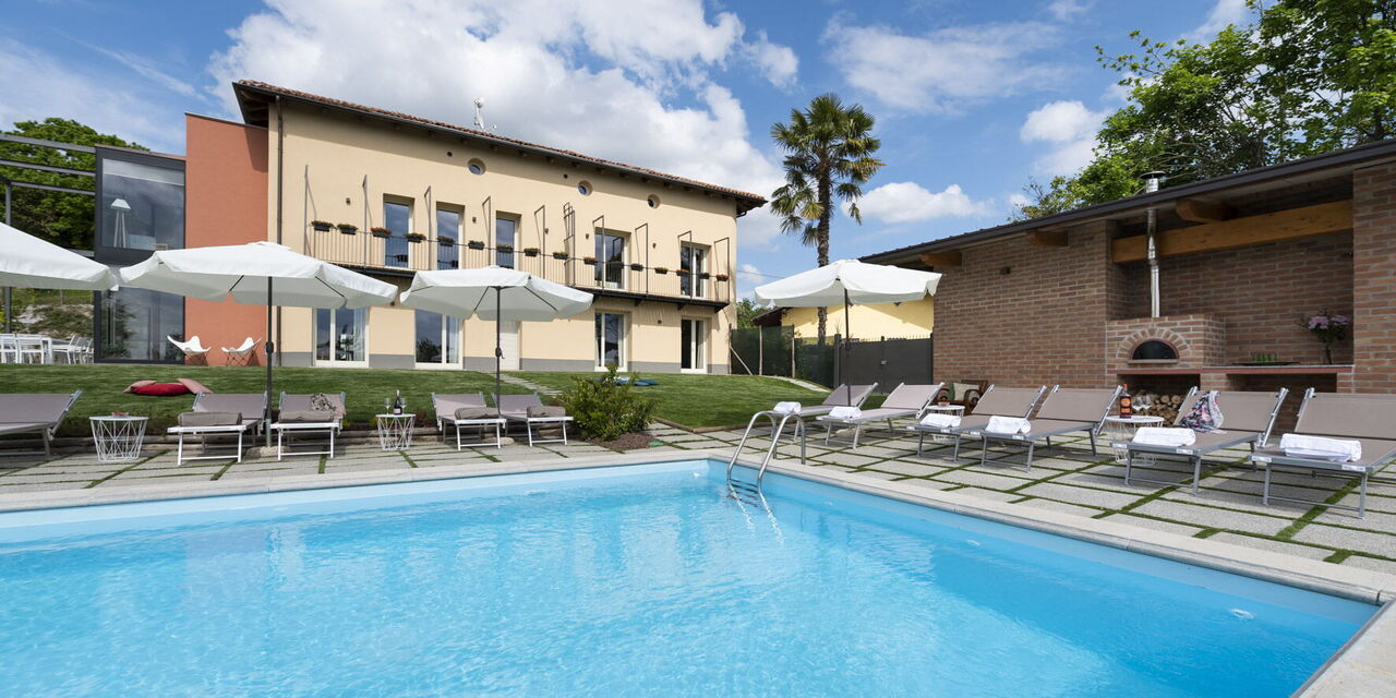 Casa San Grato - Roero - Langhe, Piemonte: Außen, Frühling, Herbst, Schwimmbad, Sommer