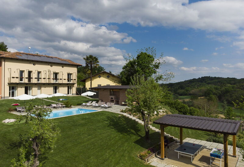 Casa San Grato - Roero - Langhe, Piemonte: Autumn, Building Exterior, Garden, Spring, Summer