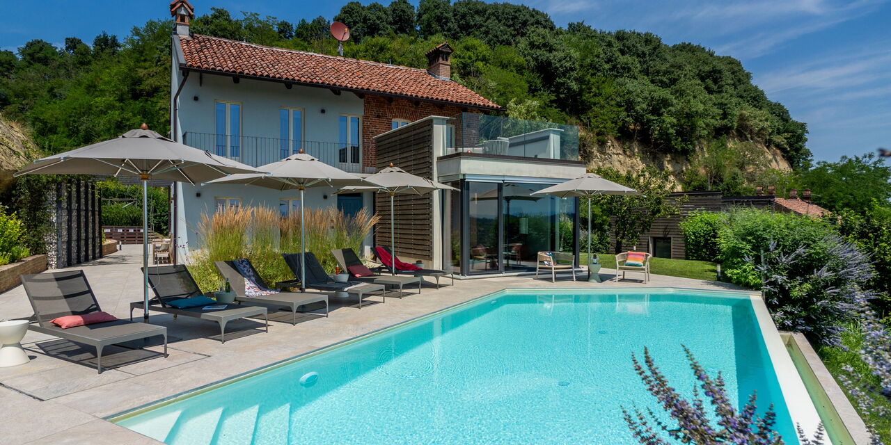 Relais Casa Clara - Roero - Langhe, Piemonte: Autunno, Entrata Principale, Estate, Primavera