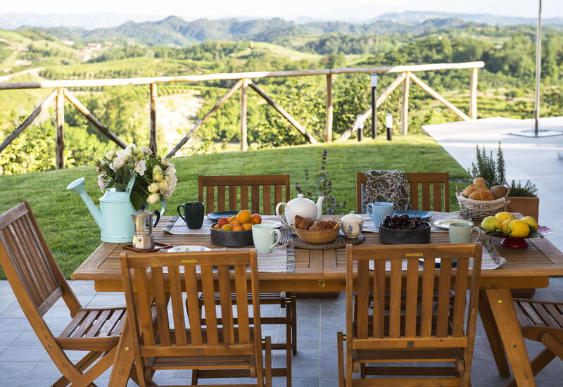 Relais Casa Clara - Roero - Langhe, Piemonte: Autumn, Building Exterior, Spring, Summer