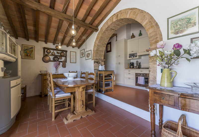 Casa Anita - Castellina In Chianti - Granaio, Tosc: Amenities, Autumn, Dining Room, Kitchen, Room Detail, Spring, Summer