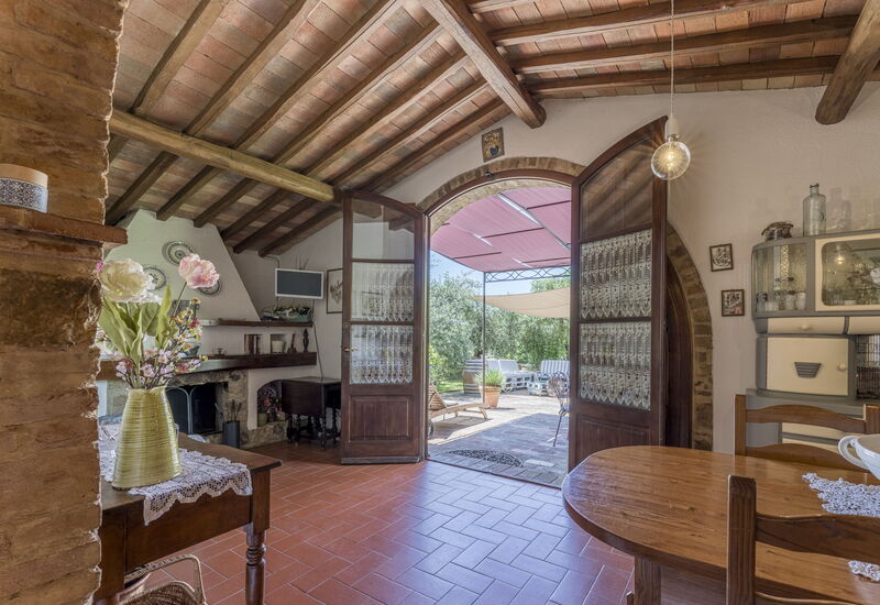 Casa Anita - Castellina In Chianti - Granaio, Tosc: Amenities, Autumn, Dining Room, Living Room, Spring, Summer