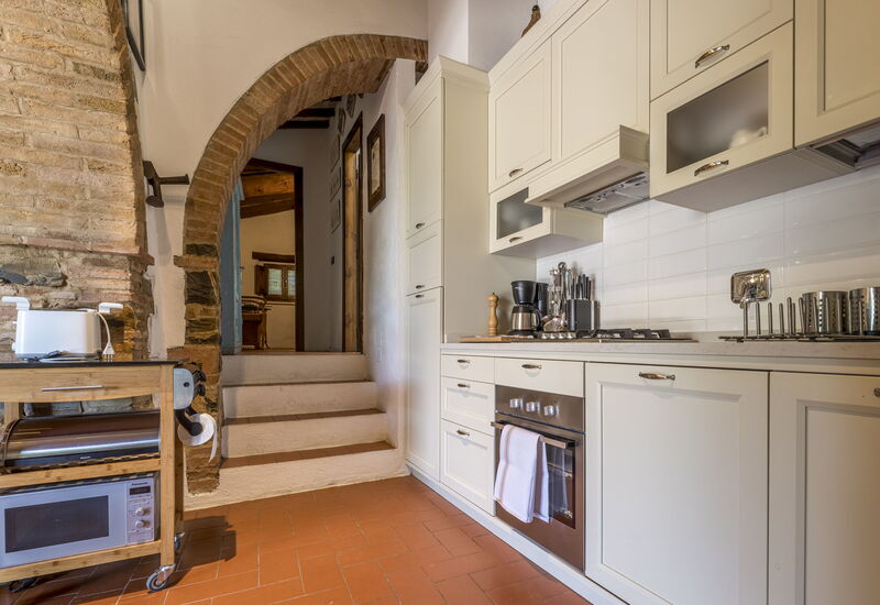 Casa Anita - Castellina In Chianti - Granaio, Tosc: Amenities, Autumn, Dining Room, Kitchen, Room Detail, Spring, Summer