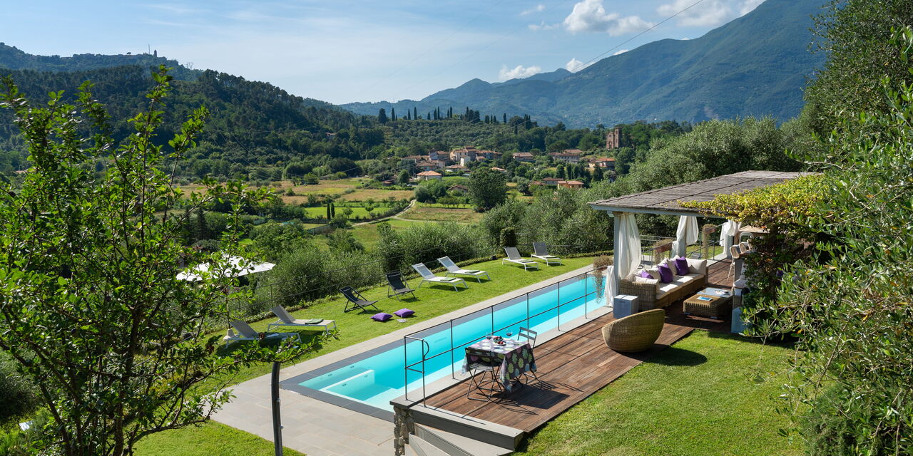 Luxury Green Marignana Villa, Versilia, Pool, Ac,: Autunno, Estate, Giardino, Piscina, Primavera
