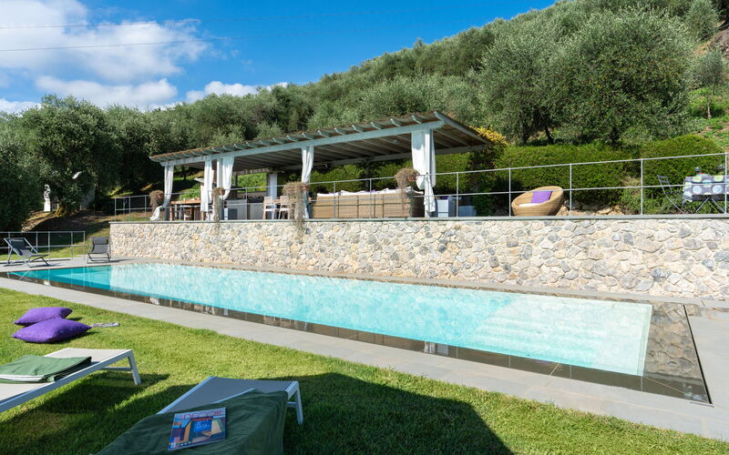 Luxury Green Marignana Villa, Versilia, Pool, Ac,: Autunno, Estate, Giardino, Piscina, Primavera