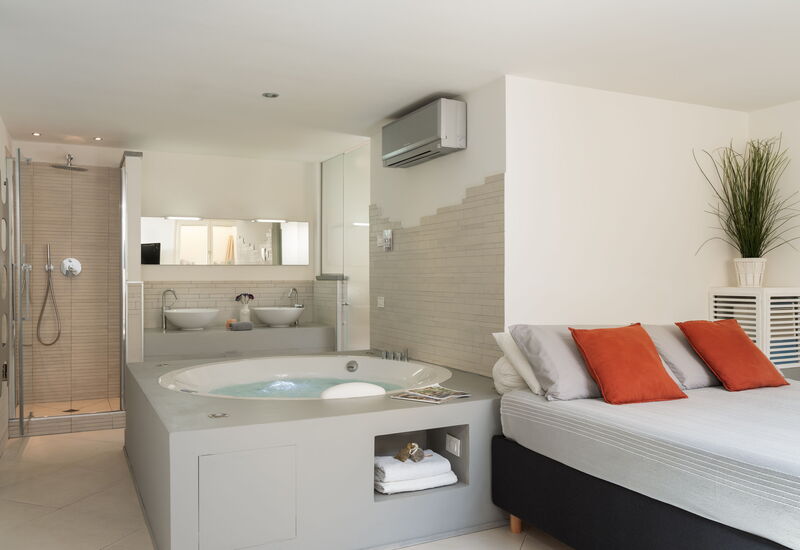 Luxury Green Marignana Villa, Versilia, Pool, Ac,: Autumn, Bedroom, Spring, Summer