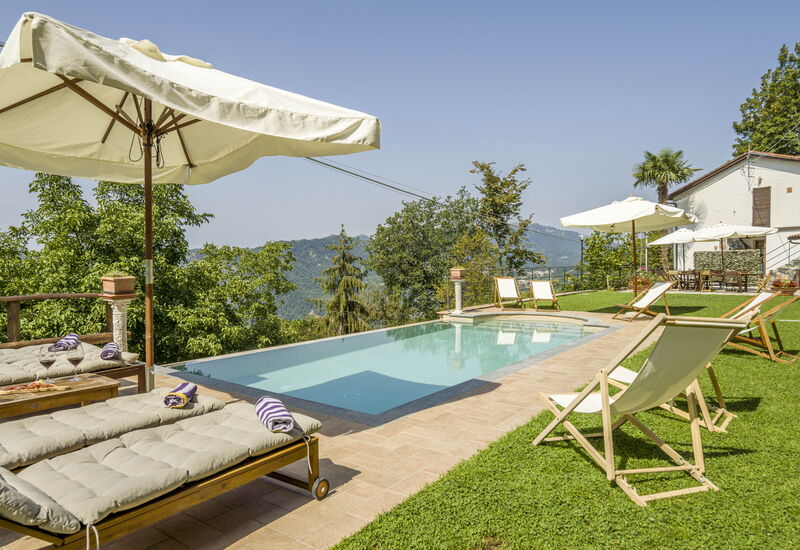 Casa Aurora - Recco, Liguria: Amenities, Autumn, Building Exterior, Pool, Spring, Summer