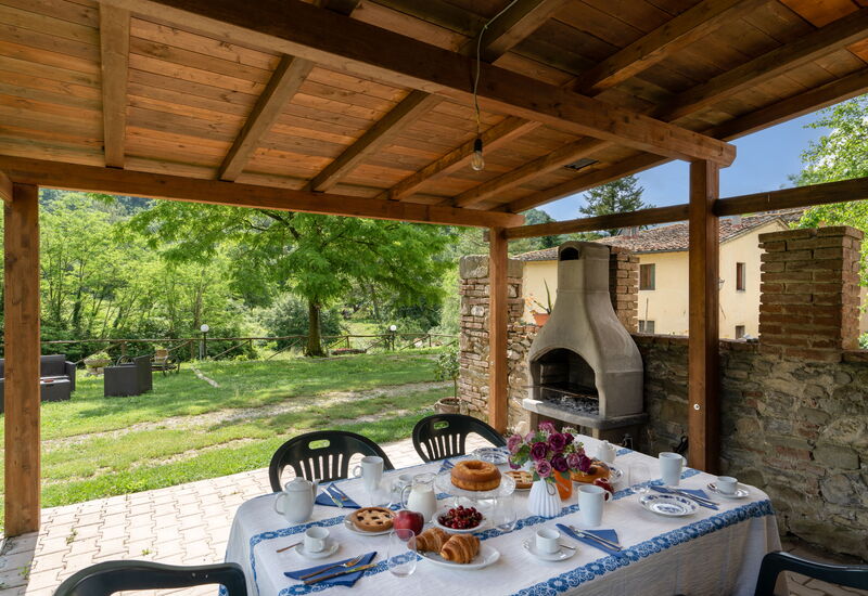 Locanda Di Alberi: Balcony / Terrace / Patio, Building Exterior, Food, Garden, Outdoor