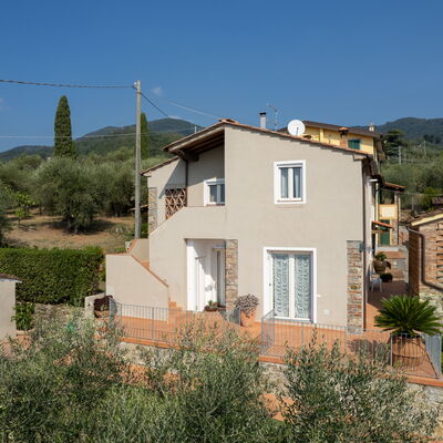 Casa Mony: all'aperto, Autunno, Entrata Principale, Estate, Esterni, Primavera