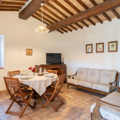 Rocche Di Valiano - Accommodation:&nbsp;Appartamento Mimosa In Siena, Pool Use, Ac: rocche-di-valiano-chianti-castelnuovo-berardenga-multiproprietà-mimosa-living-room