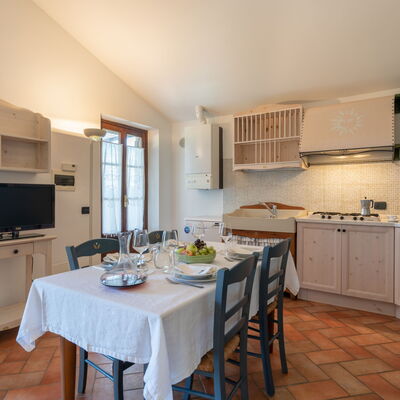 Rocche Di Valiano - Accommodation:&nbsp;Appartamento Ortensia In Siena, Pool Use, Ac: rocche-di-valiano-chianti-castelnuovo-berardenga-ortensia-living-room