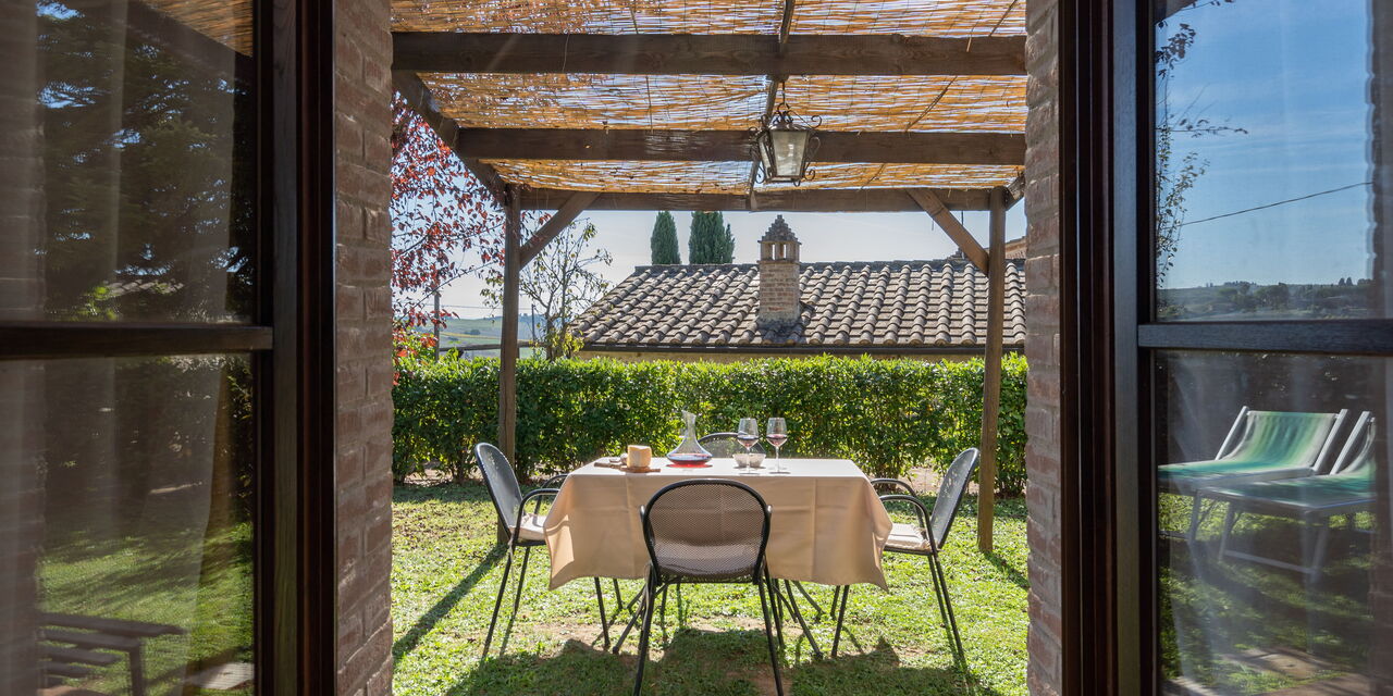 Rocche Di Valiano - Alloggio:&nbsp;Appartamento Glicine In Siena, Pool Use, Ac: rocche-di-valiano-chianti-castelnuovo-berardenga-glicine-giardino