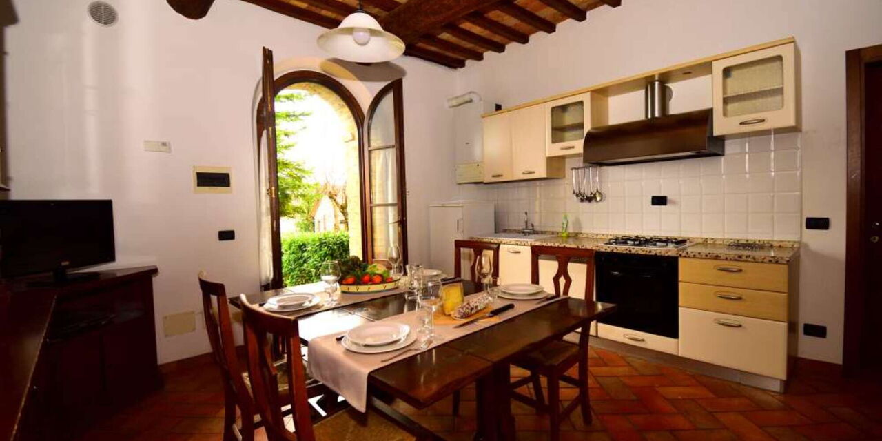 Rocche Di Valiano - Alloggio:&nbsp;Appartamento Fiordaliso In Siena, Pool Use, Ac: Autunno, Cucina, Estate, Primavera, Soggiorno