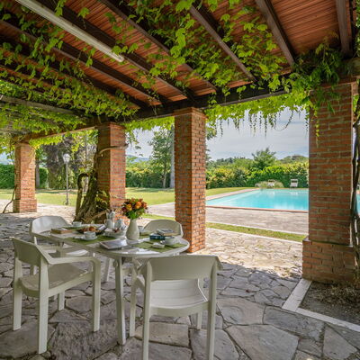 Villa Lama: Balcone / Terrazza / Patio, Giardino, Piscina