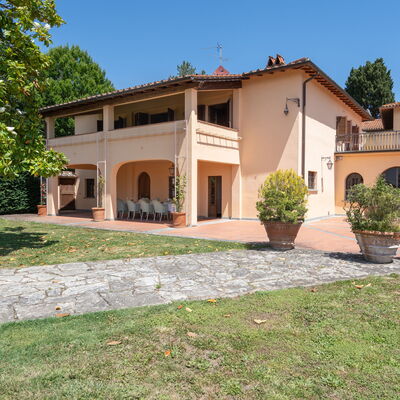 Villa Lama: Esterni, Giardino