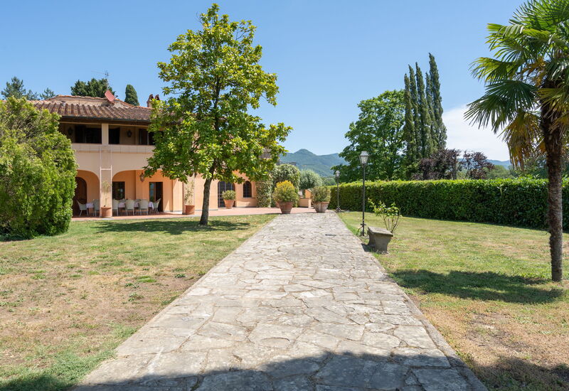 Villa Lama: Building Exterior, Garden