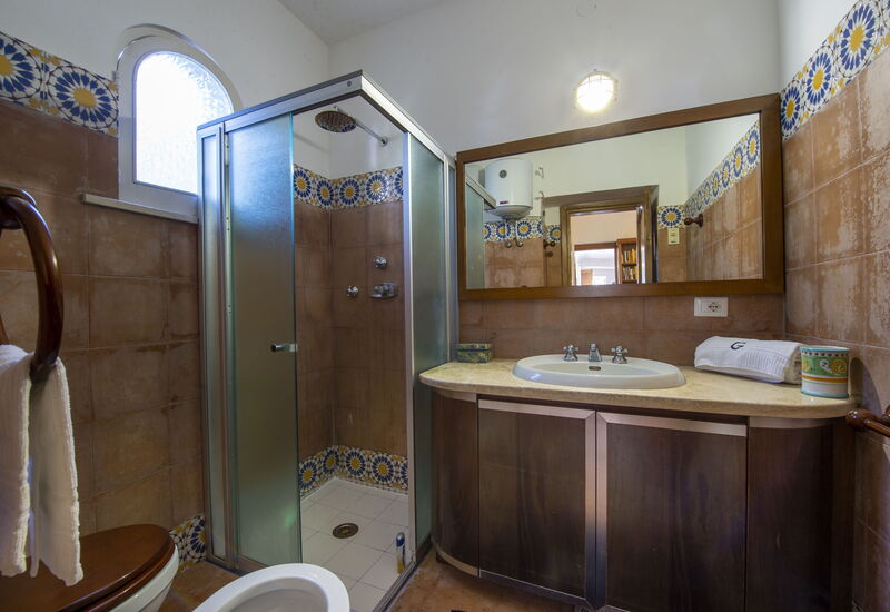 Villa Deli, In Positano, Sea View, Ac: villa-deli-positano-villa-bathroom
