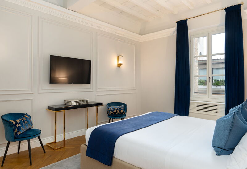 Bargello Penthouse Luxury Apartment In Florence By: Autumn, Bedroom, Spring, Summer