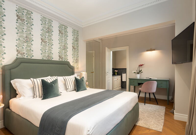 Bargello Penthouse Luxury Apartment In Florence By: Autumn, Bedroom, Spring, Summer