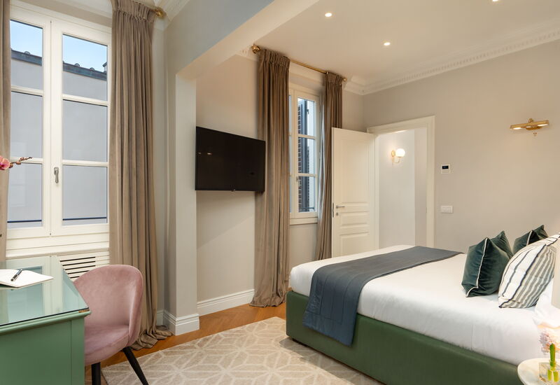 Bargello Penthouse Luxury Apartment In Florence By: Autumn, Bedroom, Spring, Summer