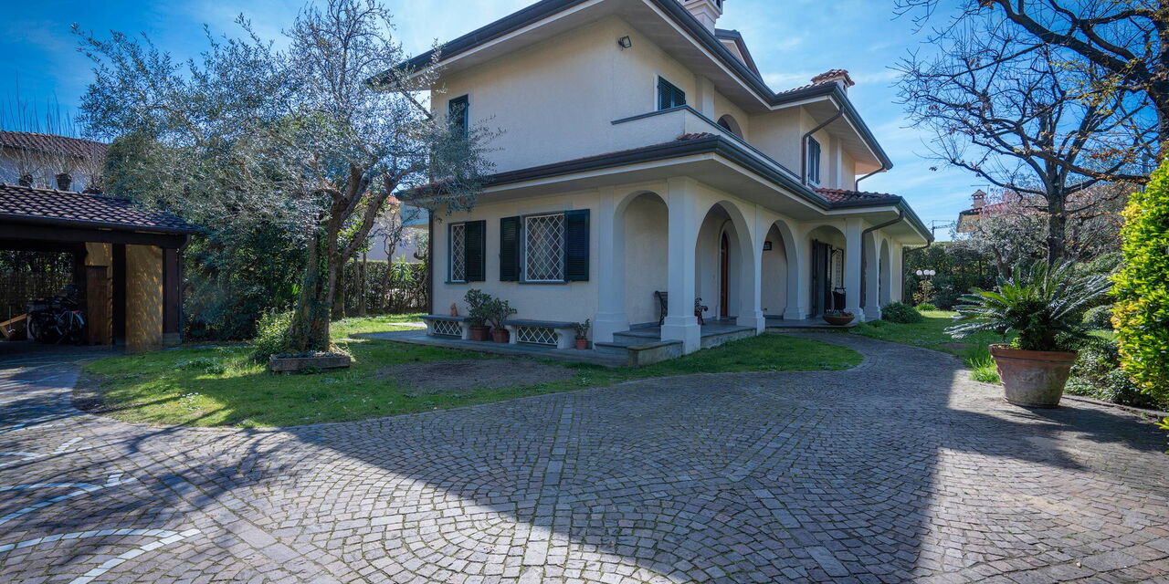 Villa Le Fontanelle In Forte Dei Marmi With Ac: Autunno, Estate, Giardino, Primavera