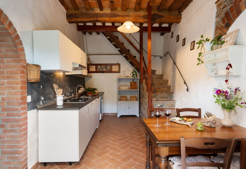 La Casa Del Tiglio: Common Room, Dining Room, Food, Kitchen