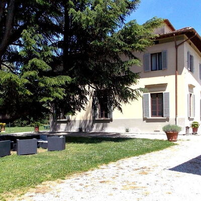 Villa Senni: Building Exterior