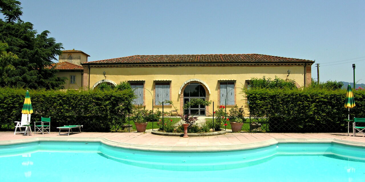 Villa Senni: Building Exterior, Pool