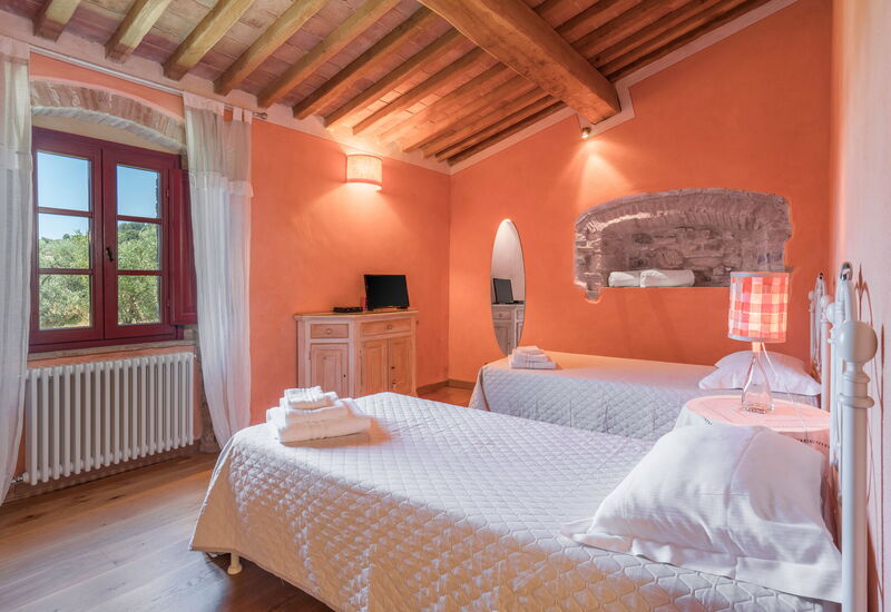 Villa Meraviglia With Pool And Ac: Autumn, Bedroom, Spring, Summer