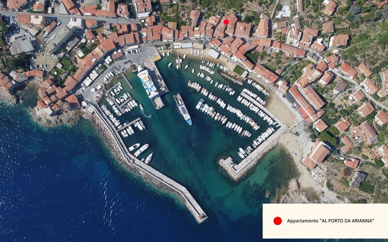 Al Porto Da Arianna: Estate, Vista Panoramica